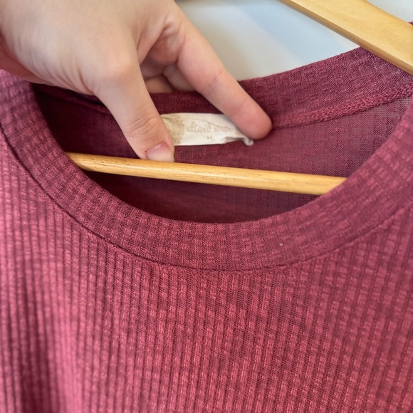 Altar’d State Burgundy Cropped Ruffle Long Sleeve Top Size Medium - Picture 3 of 5